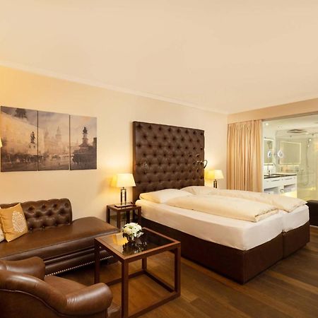 Hotel Friesacher Аниф Екстериор снимка