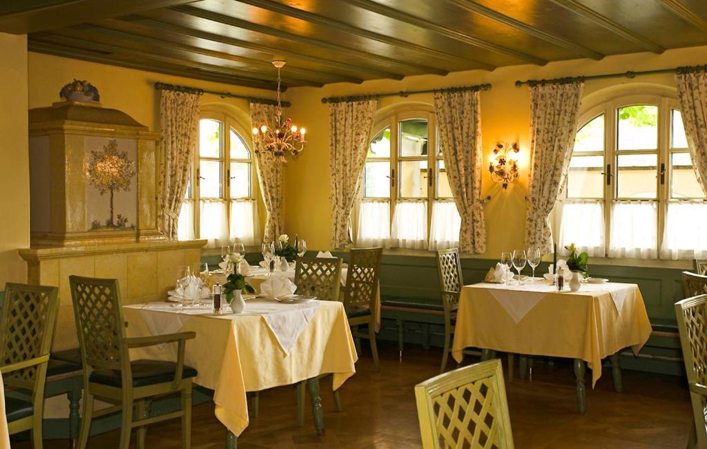 Hotel Friesacher Аниф Екстериор снимка