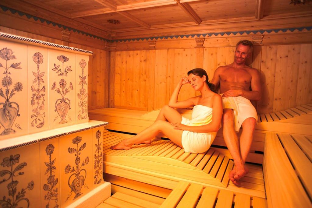 Hotel Friesacher Аниф Екстериор снимка