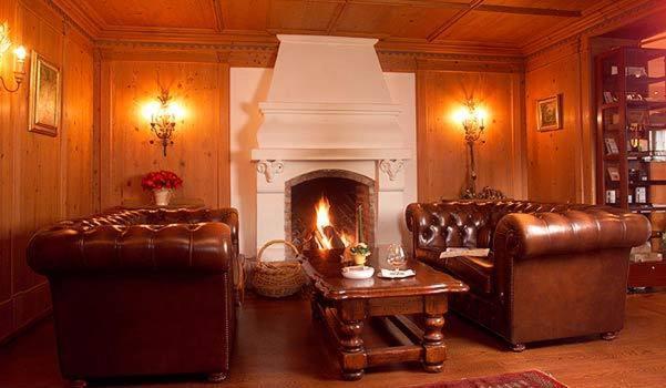 Hotel Friesacher Аниф Екстериор снимка