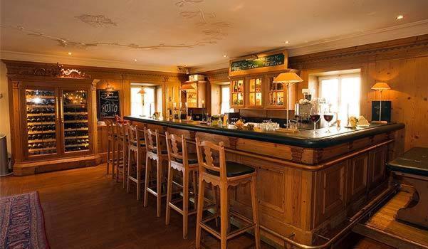Hotel Friesacher Аниф Екстериор снимка