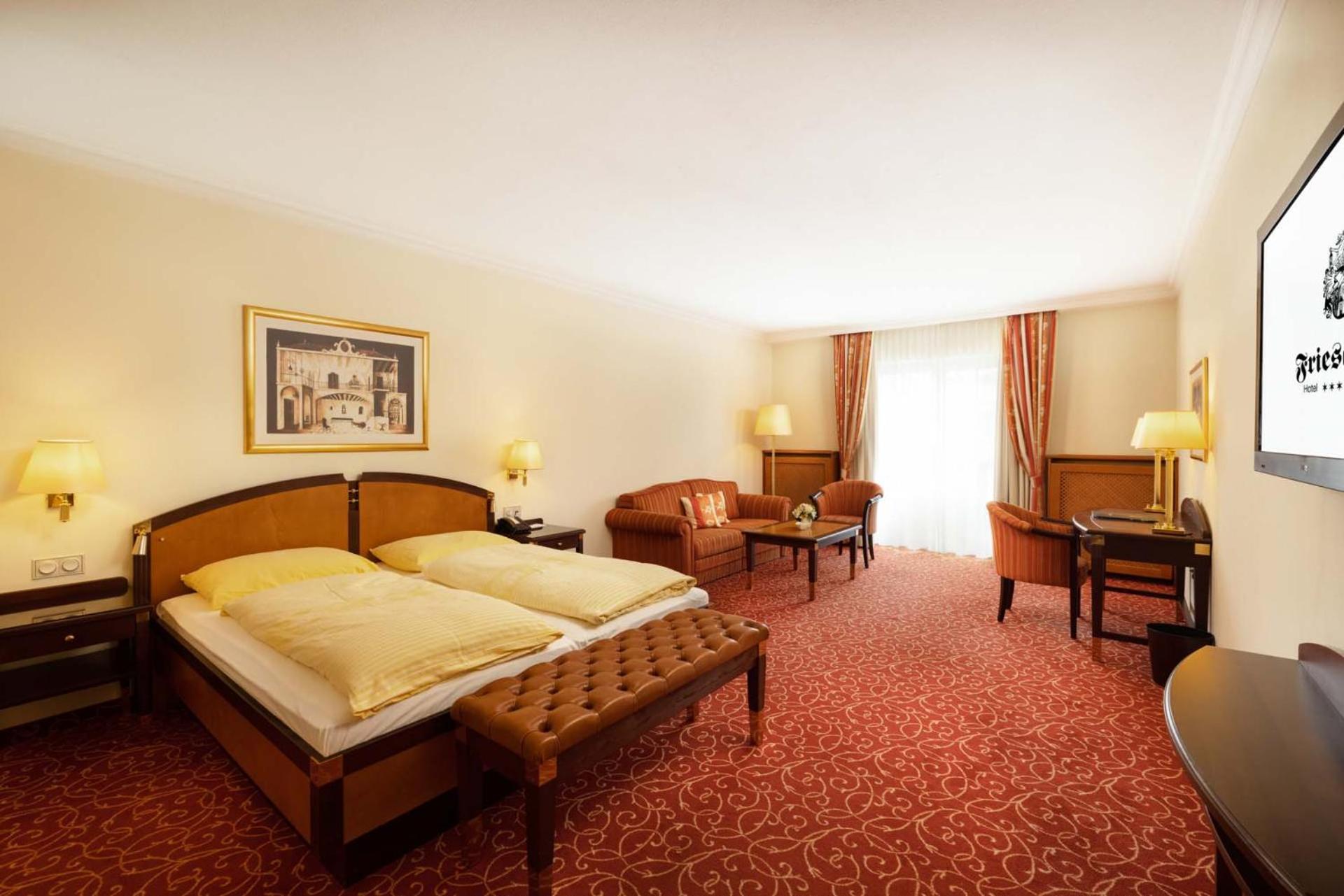 Hotel Friesacher Аниф Екстериор снимка