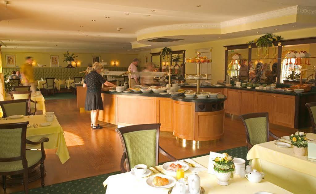 Hotel Friesacher Аниф Екстериор снимка